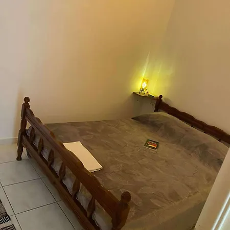 Apartament Sleeps 2 With Balcony *