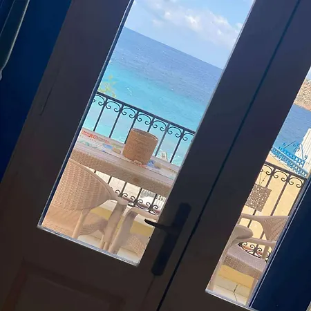 Sleeps 2 With Balcony Apartman *