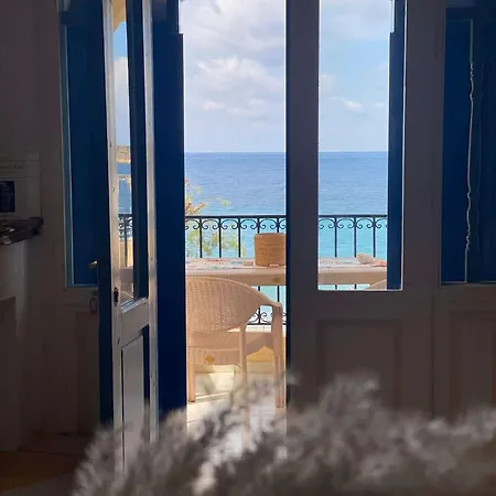 Sleeps 2 With Balcony *